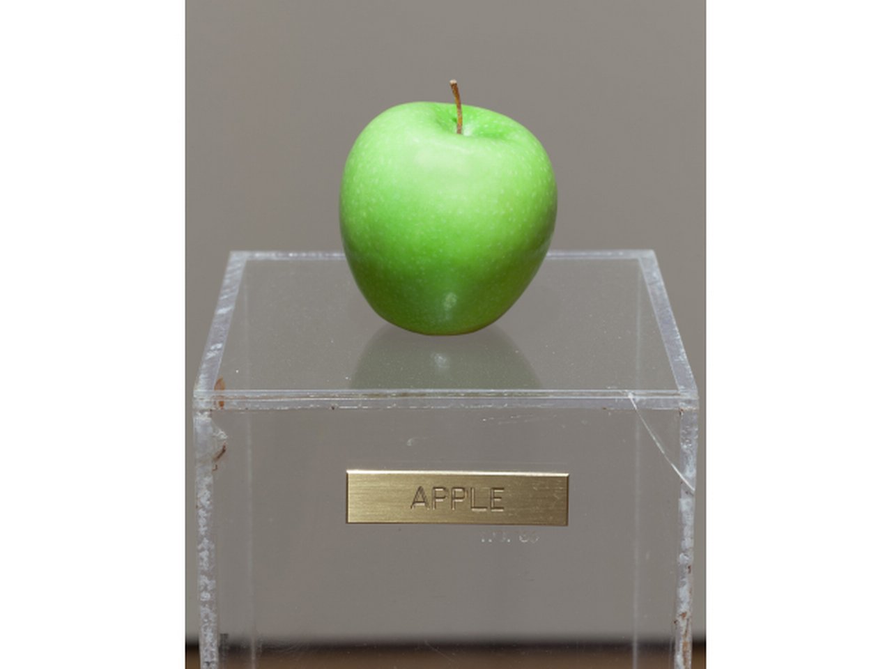 Yoko Ono, Apple, 1966. Installation view, Yoko Ono: One Woman Show, 1960–1971, Museum of Modern Art, New York, NY, 2015. © Yoko Ono. Digital Image © 2015 MoMA, N.Y. Photo: Thomas Griesel.